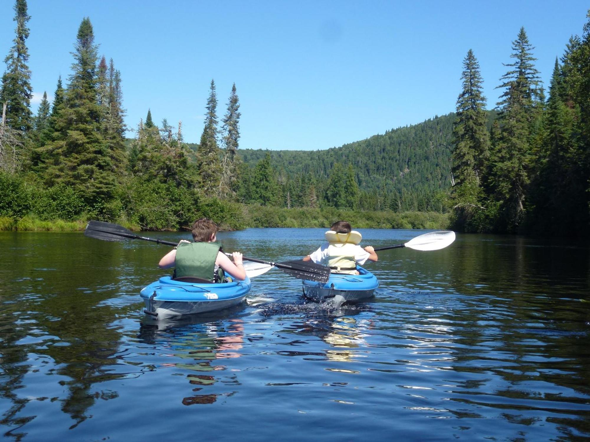 Domaine Le Bostonnais - Le Village En Bois Rond La Tuque Luaran gambar