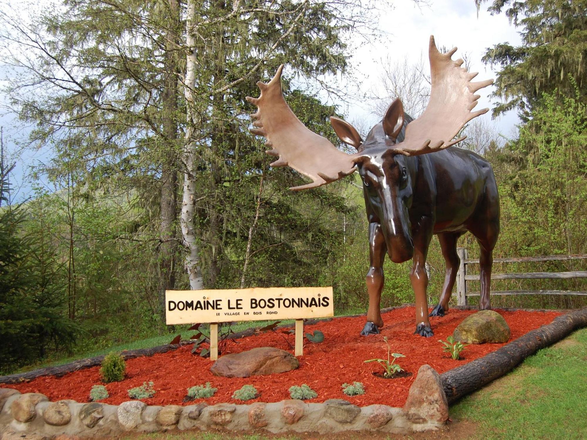 Domaine Le Bostonnais - Le Village En Bois Rond La Tuque Luaran gambar