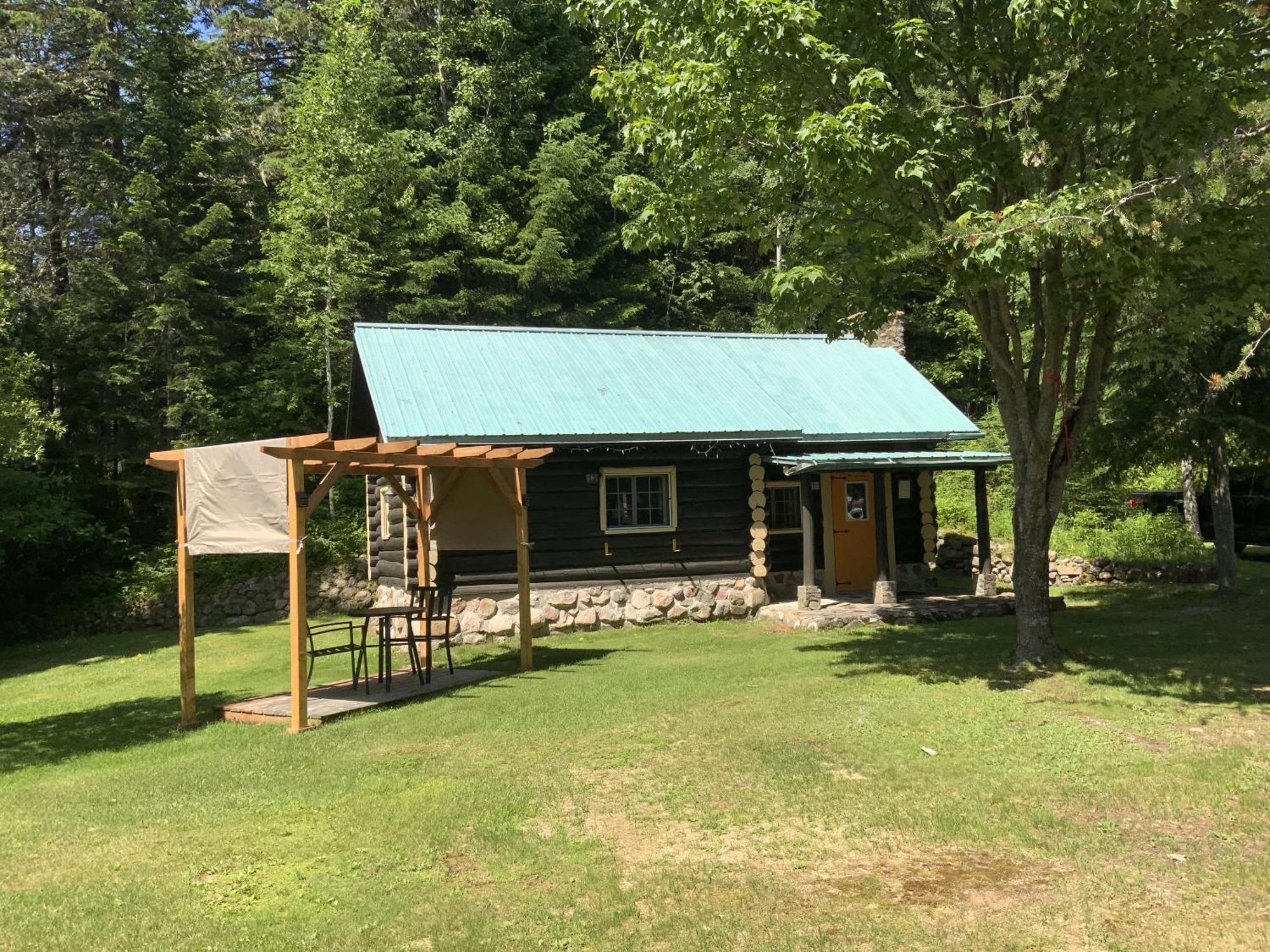Domaine Le Bostonnais - Le Village En Bois Rond La Tuque Bilik gambar