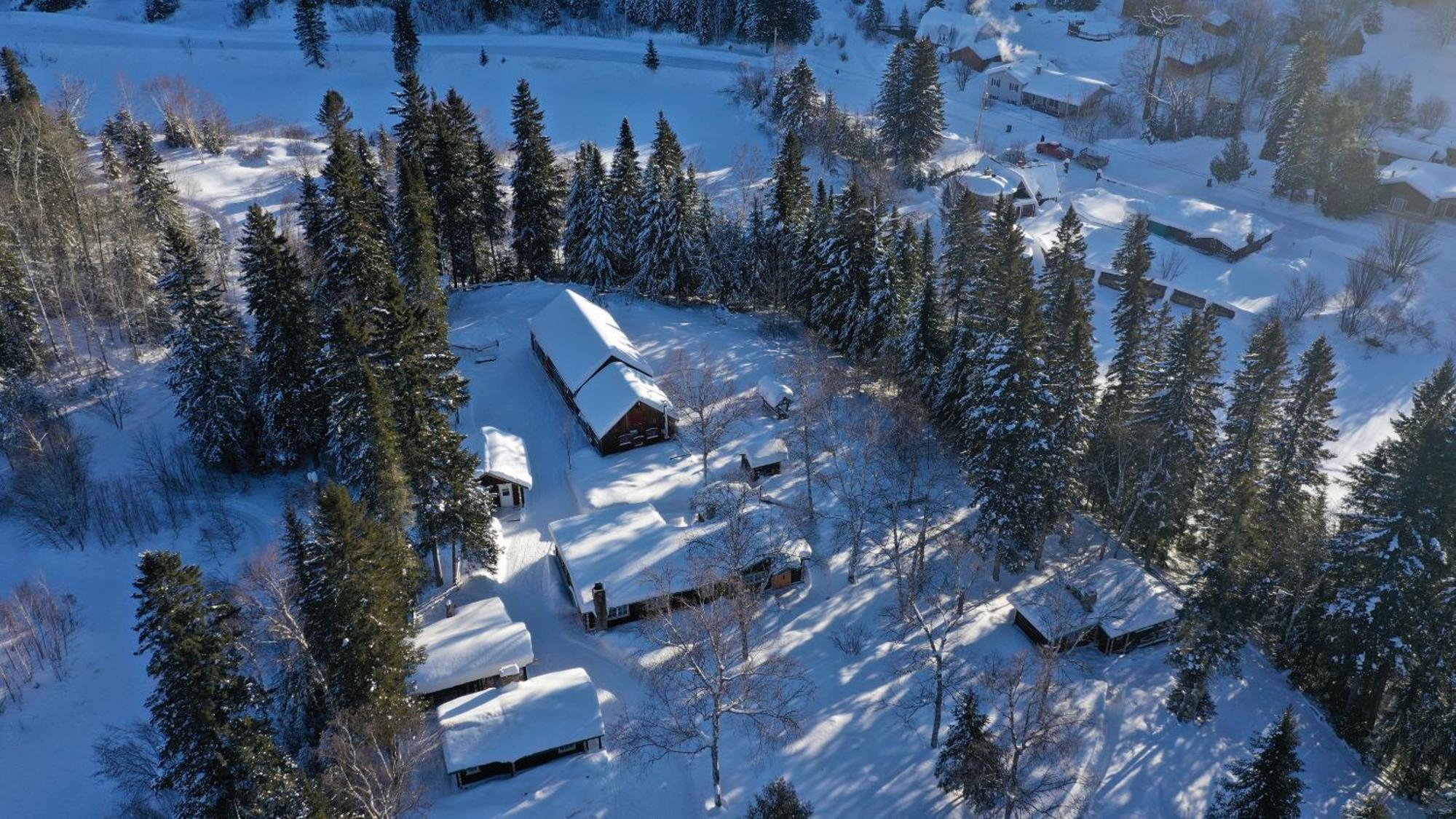 Domaine Le Bostonnais - Le Village En Bois Rond La Tuque Luaran gambar