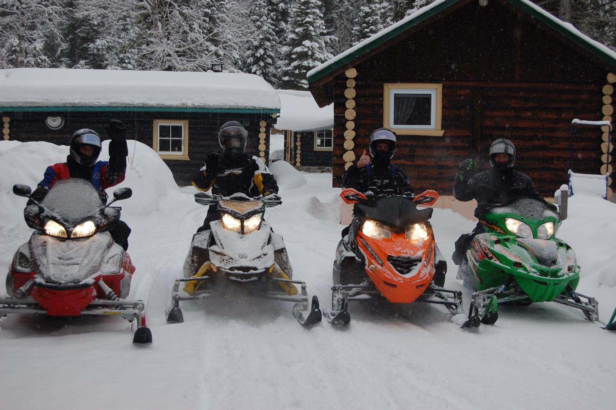 Domaine Le Bostonnais - Le Village En Bois Rond La Tuque Luaran gambar