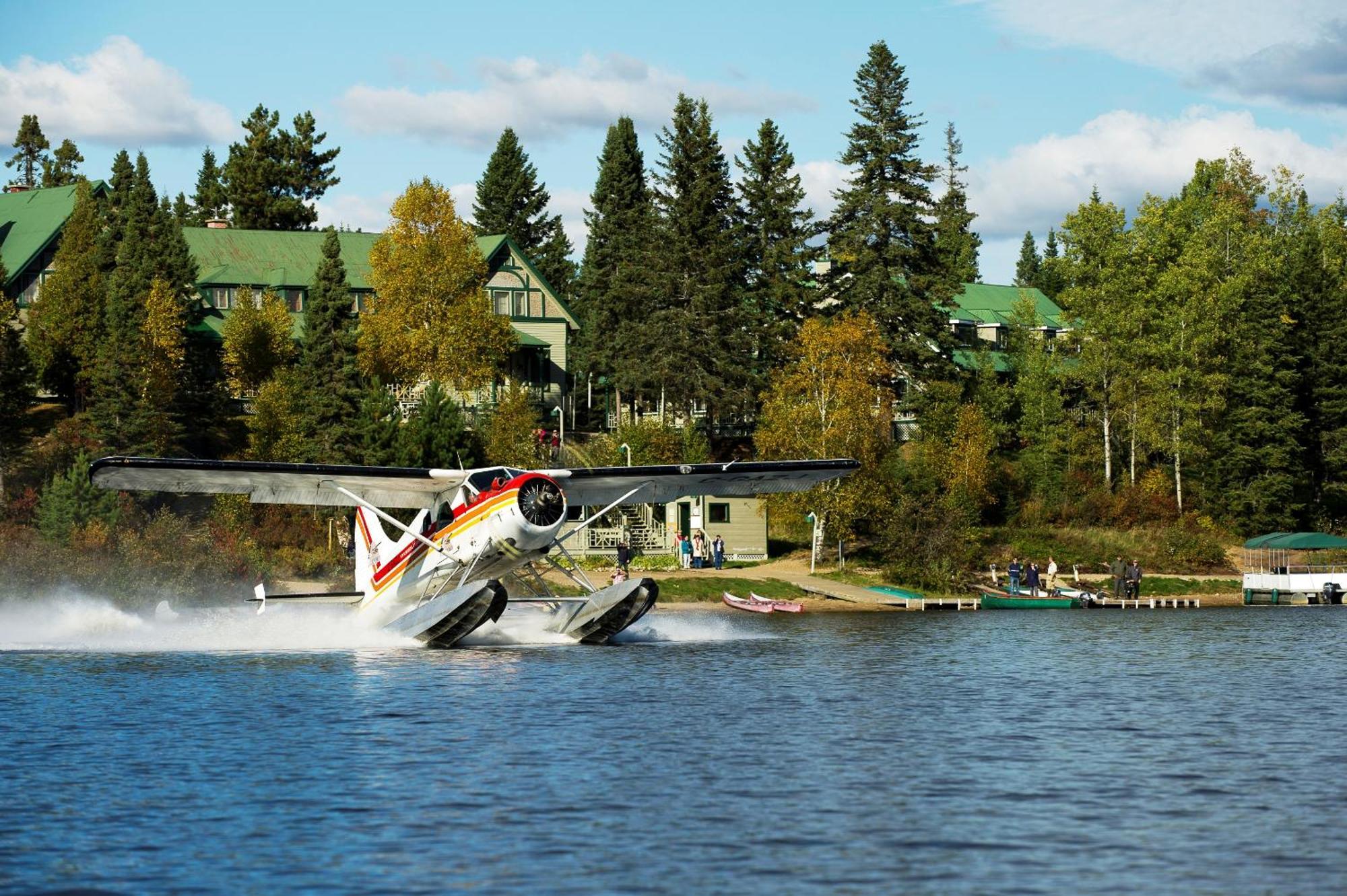 Domaine Le Bostonnais - Le Village En Bois Rond La Tuque Luaran gambar