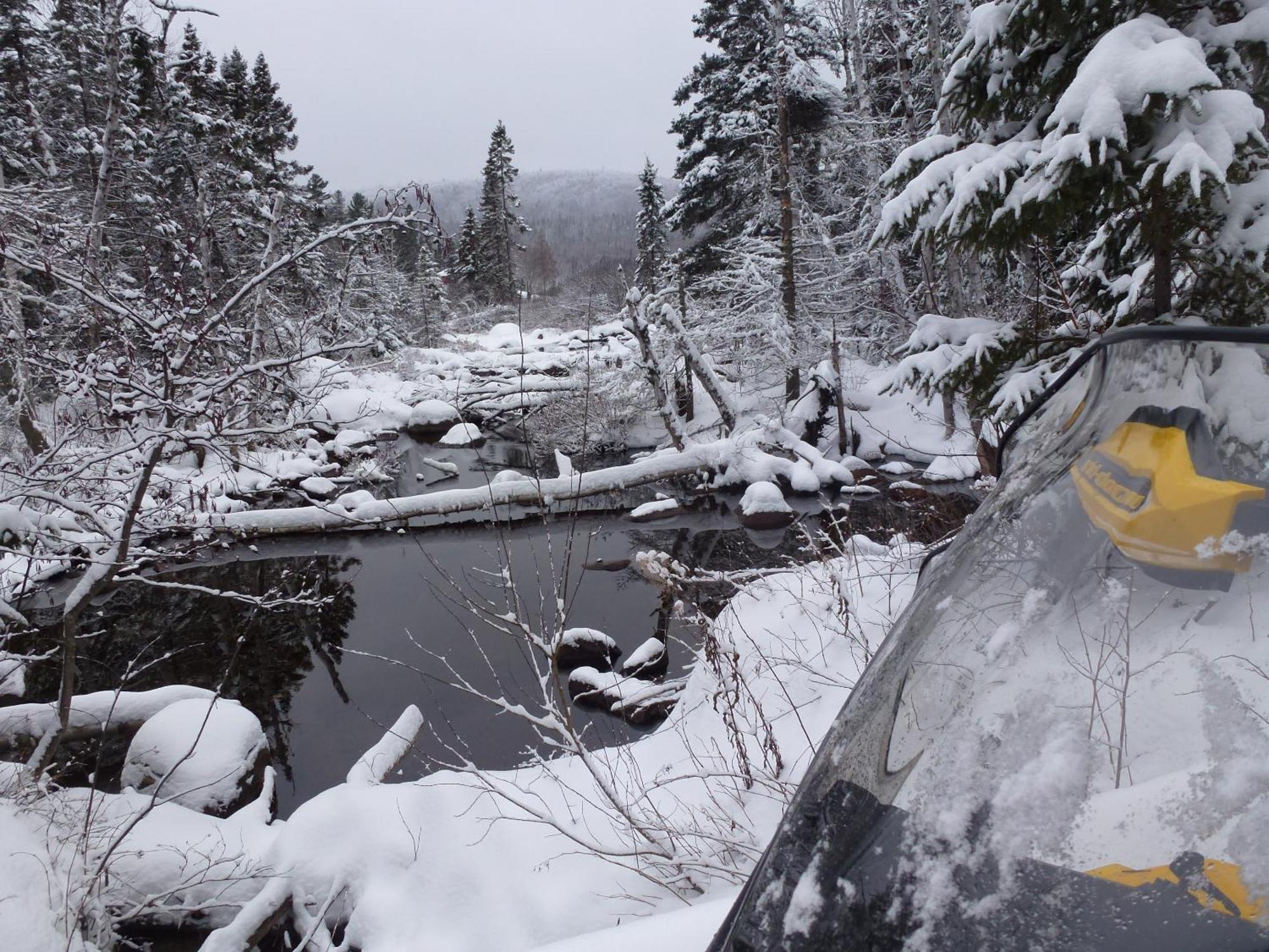 Domaine Le Bostonnais - Le Village En Bois Rond La Tuque Luaran gambar